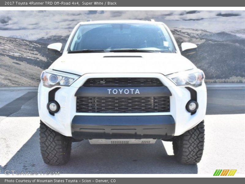 Super White / Black 2017 Toyota 4Runner TRD Off-Road 4x4