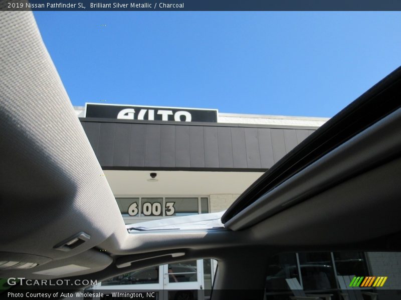 Brilliant Silver Metallic / Charcoal 2019 Nissan Pathfinder SL