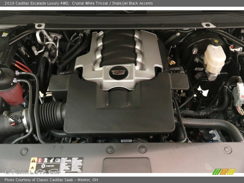 Crystal White Tricoat / Shale/Jet Black Accents 2019 Cadillac Escalade Luxury 4WD