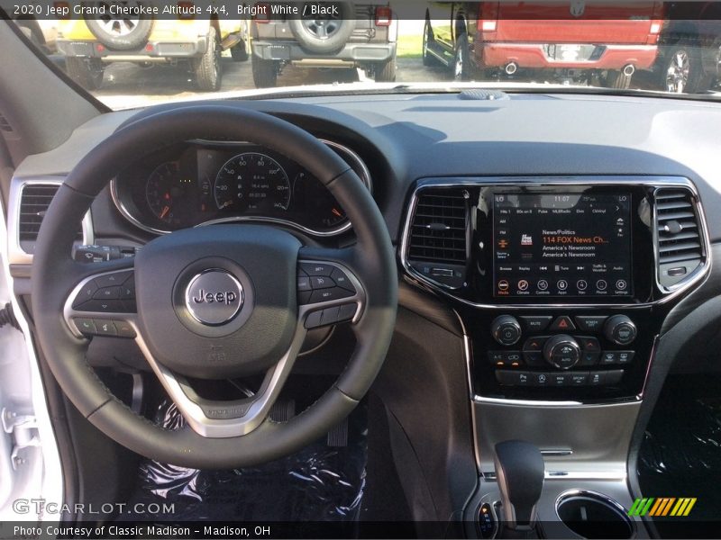 Dashboard of 2020 Grand Cherokee Altitude 4x4