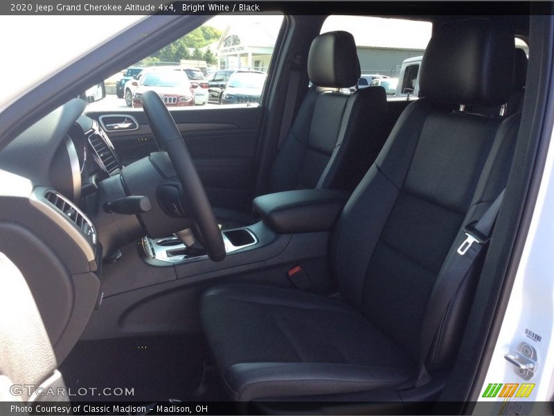 Bright White / Black 2020 Jeep Grand Cherokee Altitude 4x4
