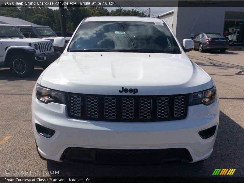 Bright White / Black 2020 Jeep Grand Cherokee Altitude 4x4