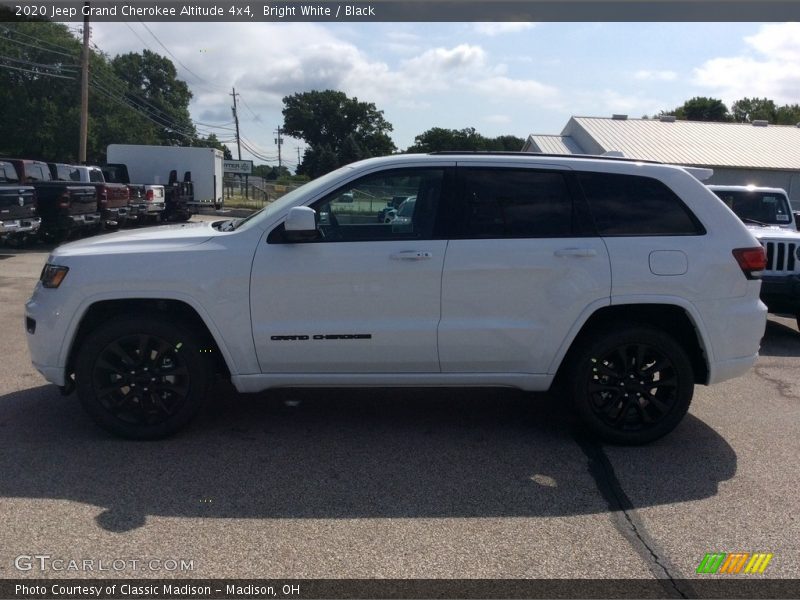 Bright White / Black 2020 Jeep Grand Cherokee Altitude 4x4