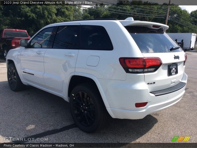 Bright White / Black 2020 Jeep Grand Cherokee Altitude 4x4