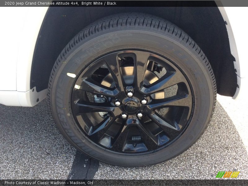 Bright White / Black 2020 Jeep Grand Cherokee Altitude 4x4