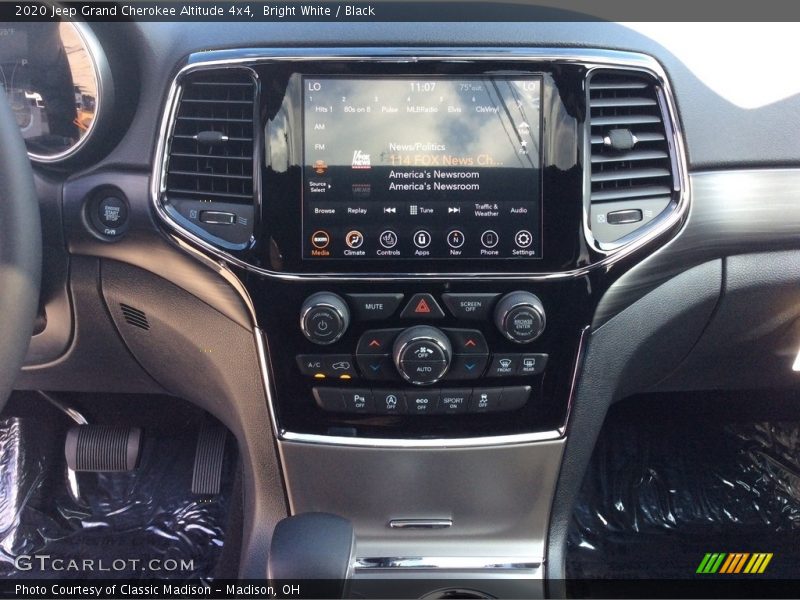 Bright White / Black 2020 Jeep Grand Cherokee Altitude 4x4