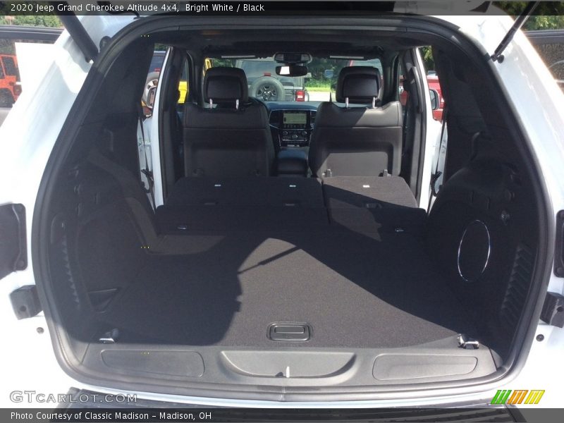 Bright White / Black 2020 Jeep Grand Cherokee Altitude 4x4