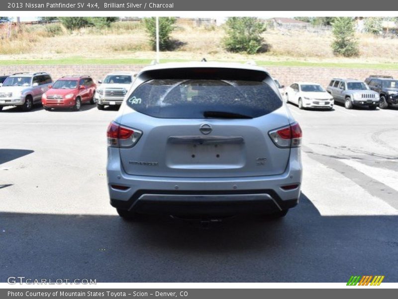 Brilliant Silver / Charcoal 2013 Nissan Pathfinder SV 4x4