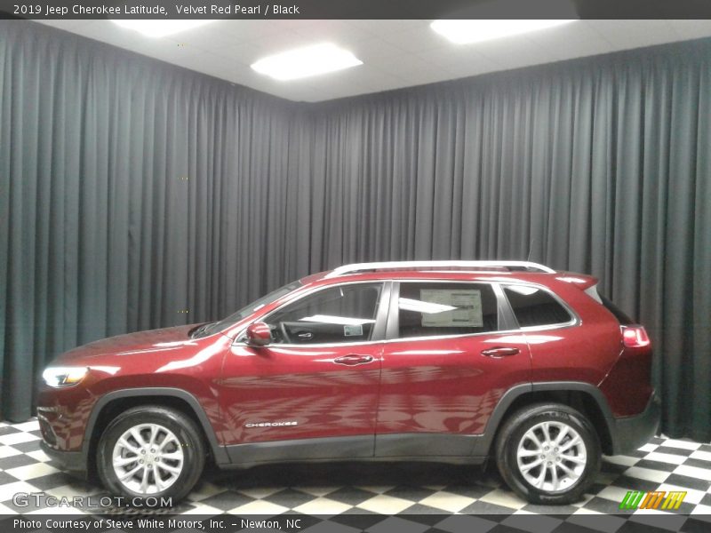 Velvet Red Pearl / Black 2019 Jeep Cherokee Latitude