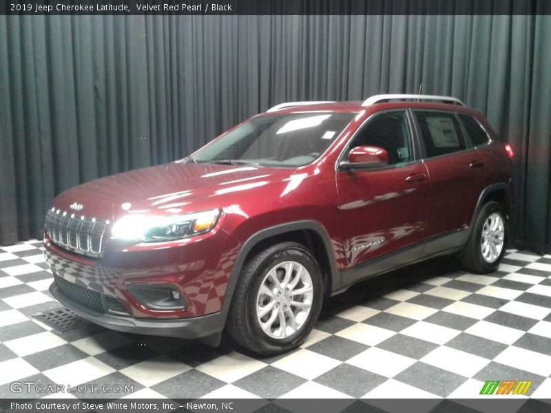 Velvet Red Pearl / Black 2019 Jeep Cherokee Latitude