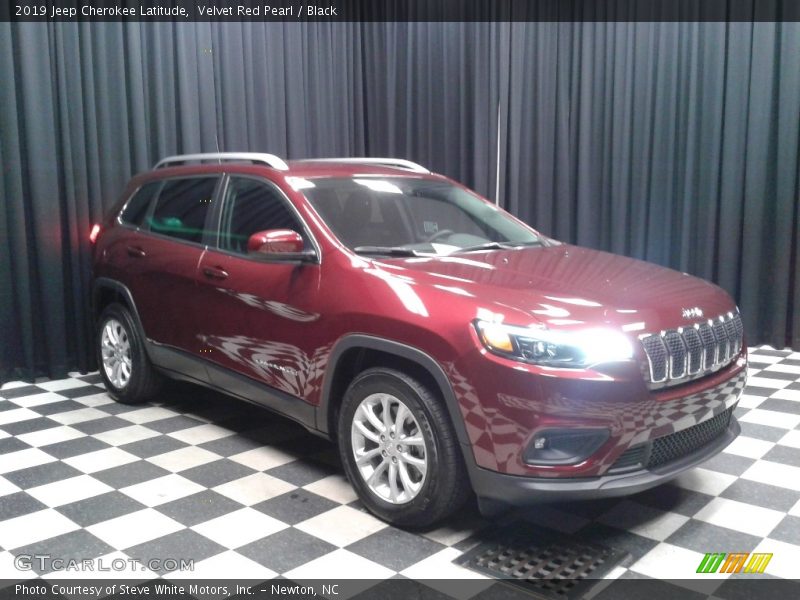 Velvet Red Pearl / Black 2019 Jeep Cherokee Latitude