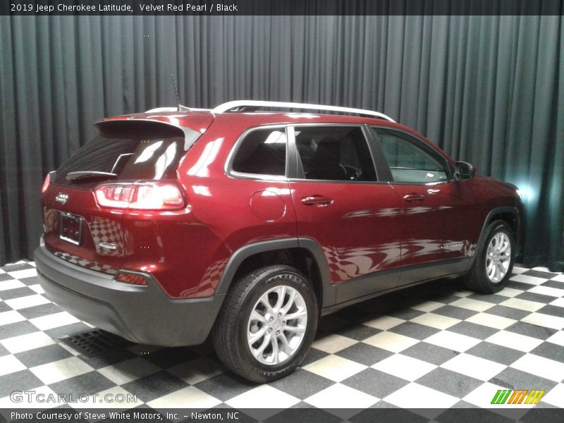 Velvet Red Pearl / Black 2019 Jeep Cherokee Latitude