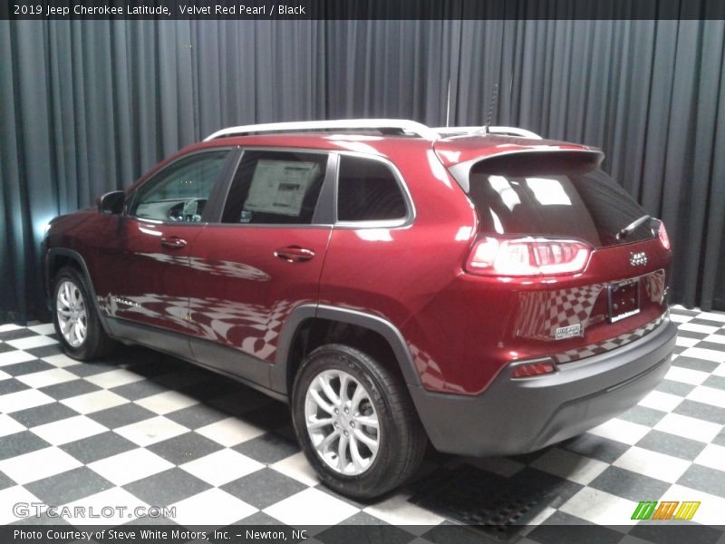 Velvet Red Pearl / Black 2019 Jeep Cherokee Latitude
