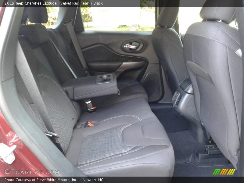 Velvet Red Pearl / Black 2019 Jeep Cherokee Latitude