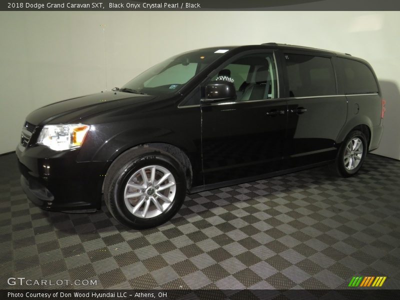 Black Onyx Crystal Pearl / Black 2018 Dodge Grand Caravan SXT