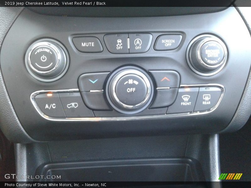 Velvet Red Pearl / Black 2019 Jeep Cherokee Latitude