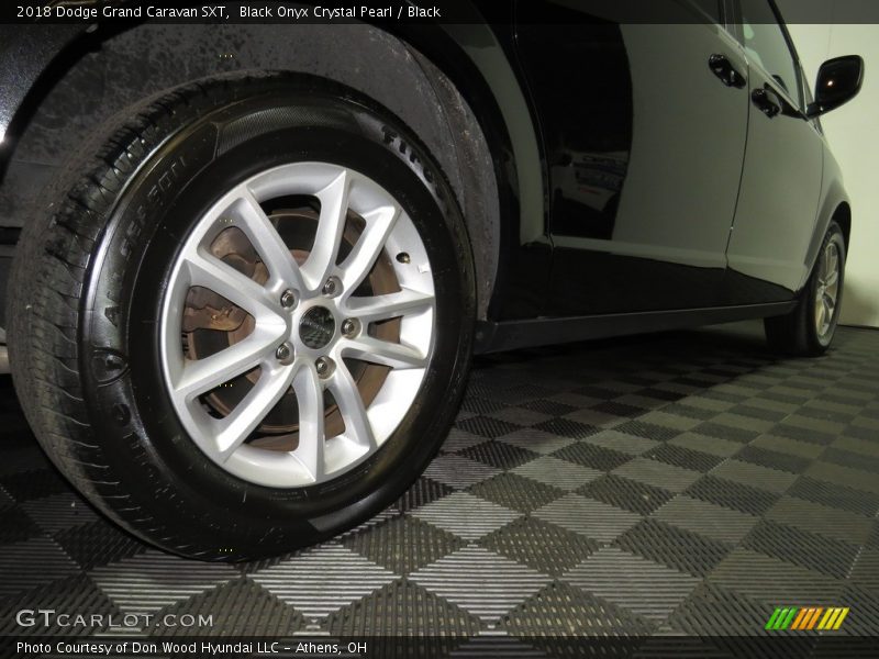 Black Onyx Crystal Pearl / Black 2018 Dodge Grand Caravan SXT