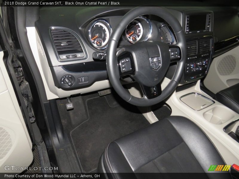 Black Onyx Crystal Pearl / Black 2018 Dodge Grand Caravan SXT