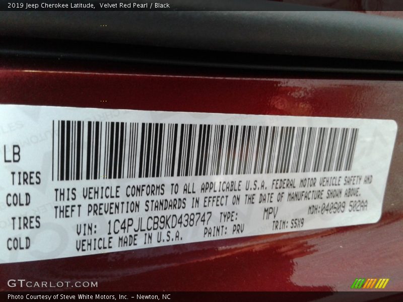 Velvet Red Pearl / Black 2019 Jeep Cherokee Latitude