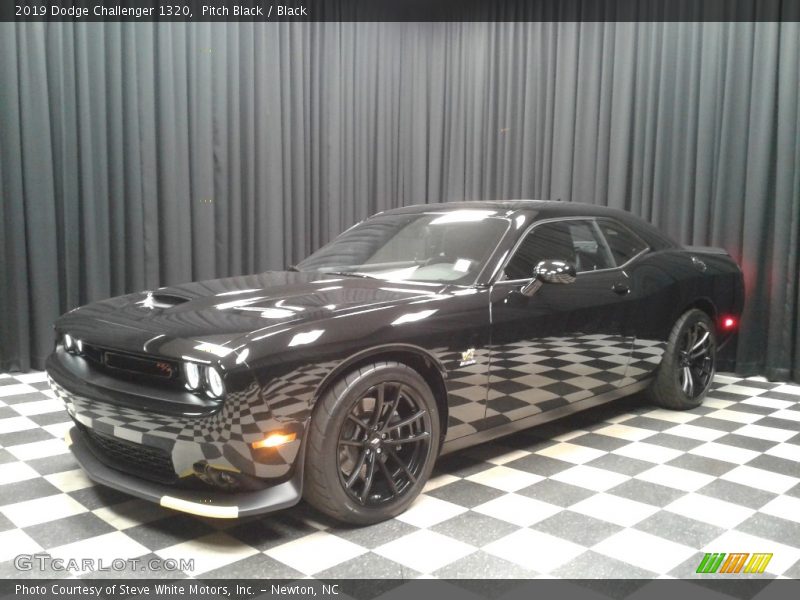 Pitch Black / Black 2019 Dodge Challenger 1320