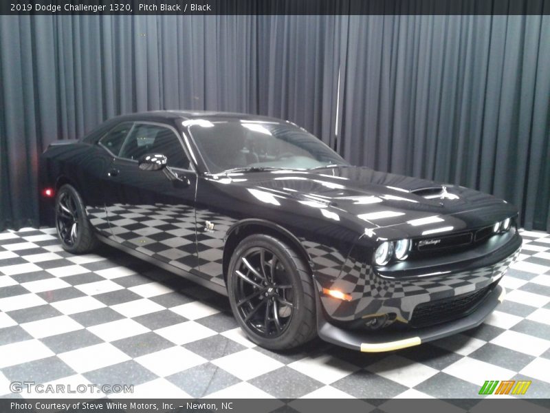 Pitch Black / Black 2019 Dodge Challenger 1320