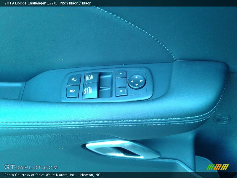 Pitch Black / Black 2019 Dodge Challenger 1320