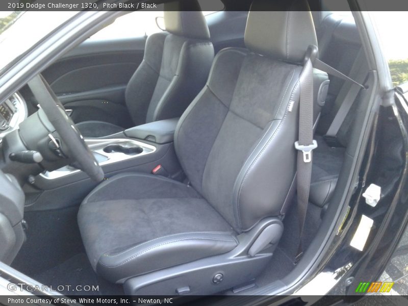 Pitch Black / Black 2019 Dodge Challenger 1320