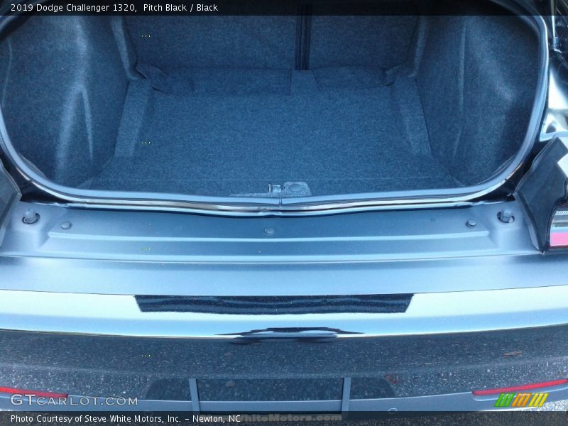 Pitch Black / Black 2019 Dodge Challenger 1320