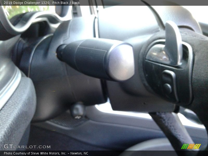 Pitch Black / Black 2019 Dodge Challenger 1320