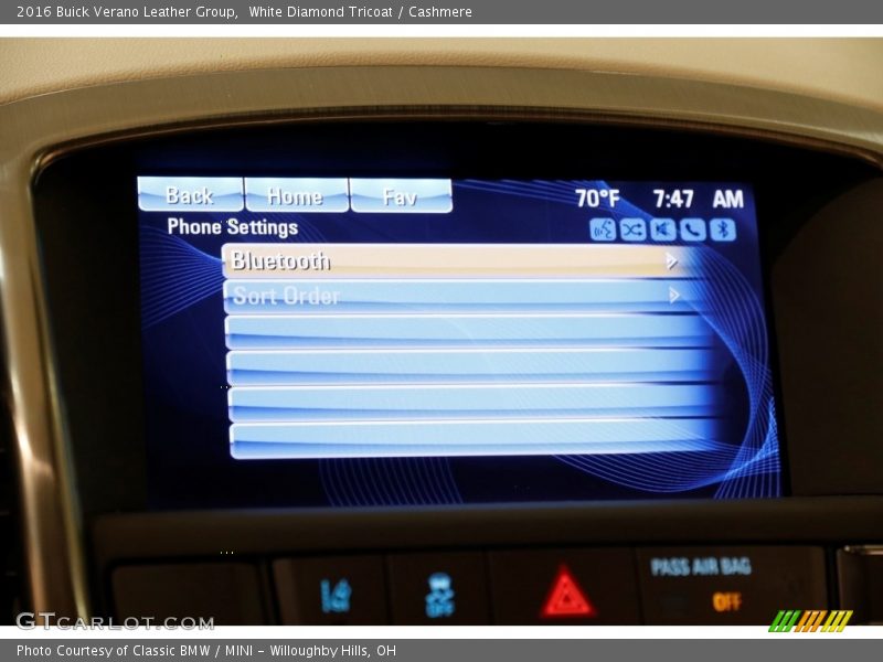 White Diamond Tricoat / Cashmere 2016 Buick Verano Leather Group