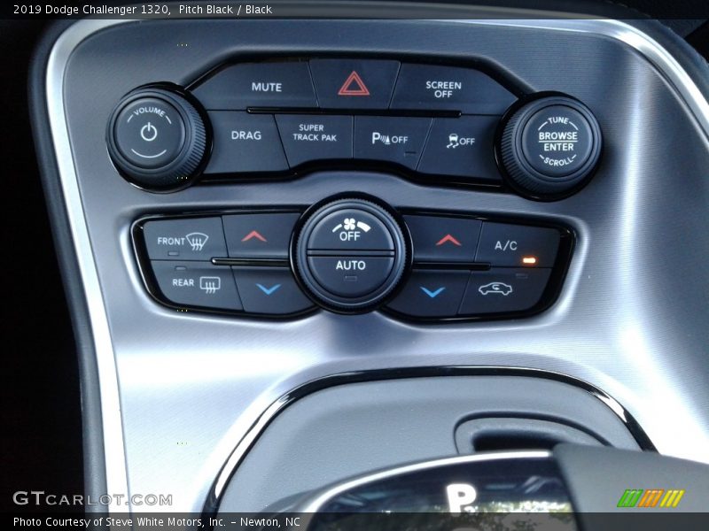 Pitch Black / Black 2019 Dodge Challenger 1320