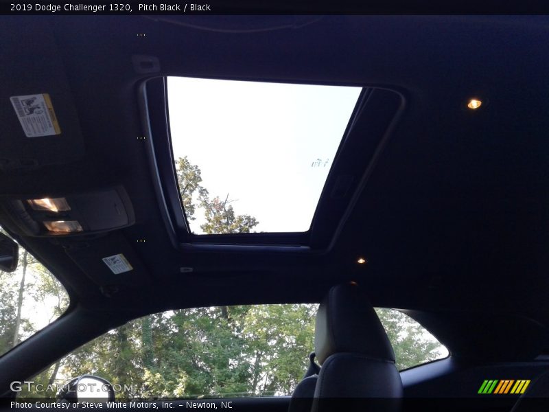 Pitch Black / Black 2019 Dodge Challenger 1320