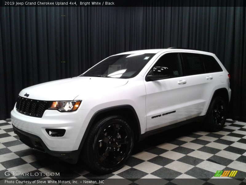 Bright White / Black 2019 Jeep Grand Cherokee Upland 4x4