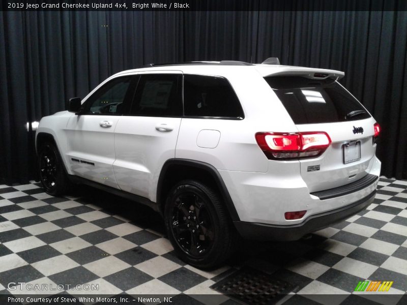 Bright White / Black 2019 Jeep Grand Cherokee Upland 4x4