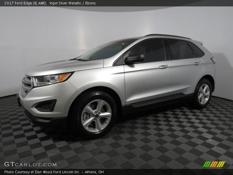 Ingot Silver Metallic / Ebony 2017 Ford Edge SE AWD