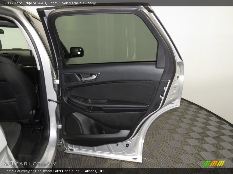 Ingot Silver Metallic / Ebony 2017 Ford Edge SE AWD