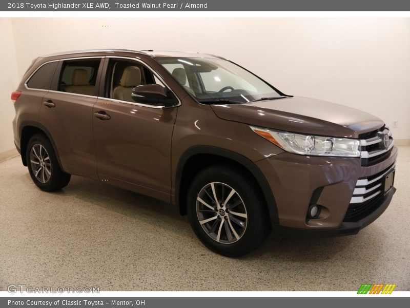 Toasted Walnut Pearl / Almond 2018 Toyota Highlander XLE AWD