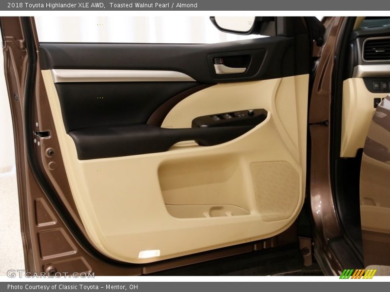 Toasted Walnut Pearl / Almond 2018 Toyota Highlander XLE AWD