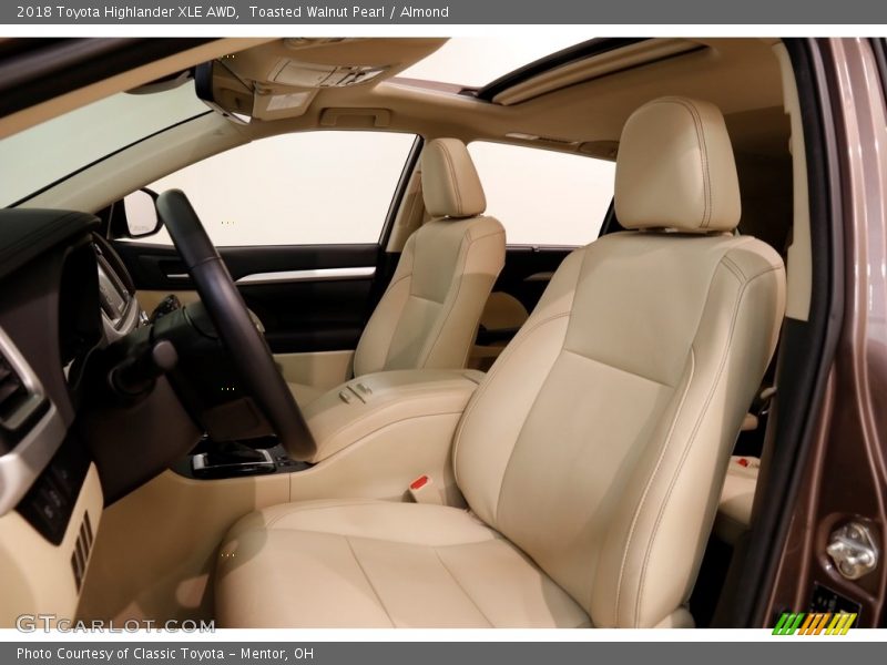 Toasted Walnut Pearl / Almond 2018 Toyota Highlander XLE AWD