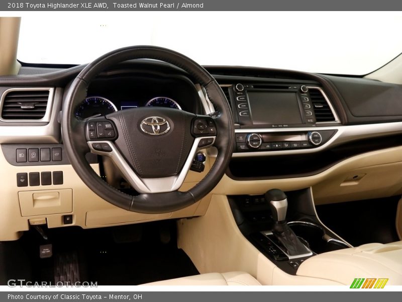 Toasted Walnut Pearl / Almond 2018 Toyota Highlander XLE AWD