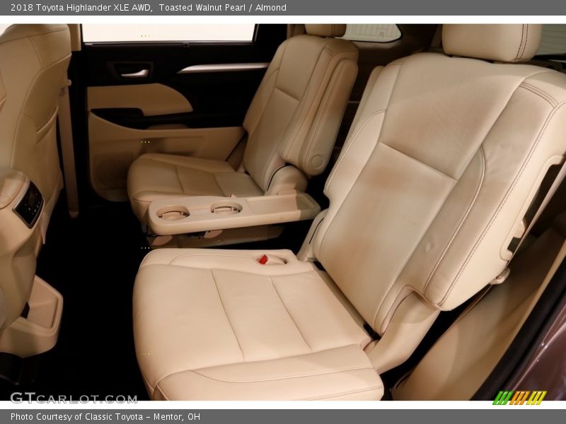 Toasted Walnut Pearl / Almond 2018 Toyota Highlander XLE AWD