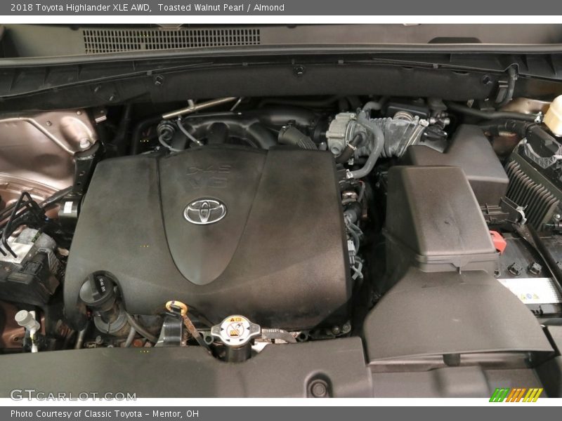 Toasted Walnut Pearl / Almond 2018 Toyota Highlander XLE AWD