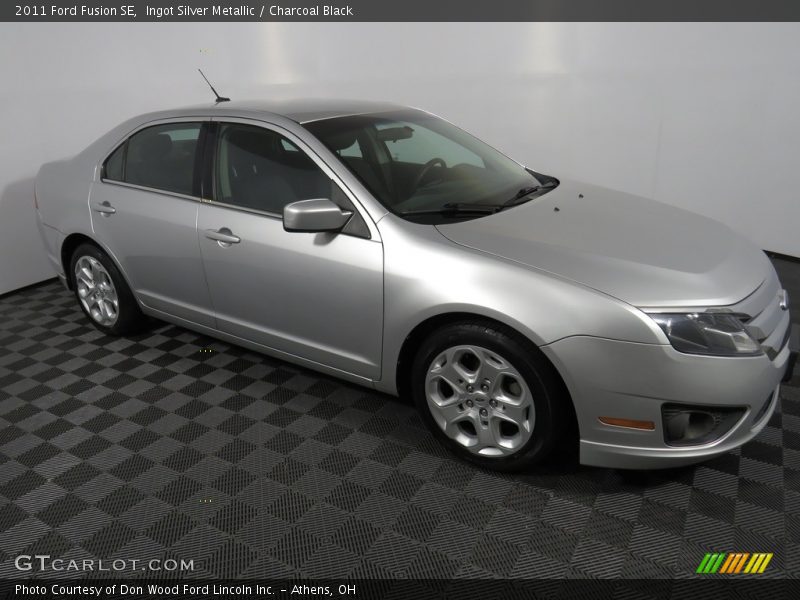Ingot Silver Metallic / Charcoal Black 2011 Ford Fusion SE
