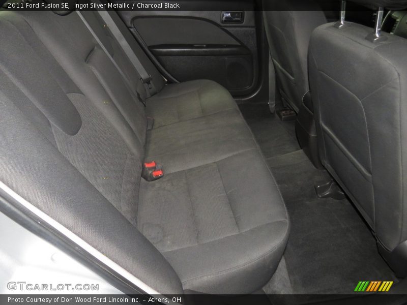 Ingot Silver Metallic / Charcoal Black 2011 Ford Fusion SE