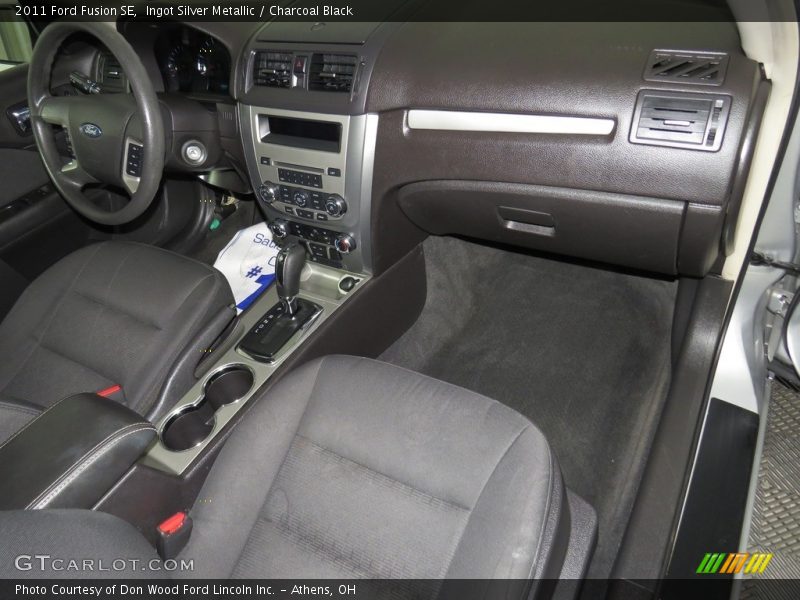 Ingot Silver Metallic / Charcoal Black 2011 Ford Fusion SE