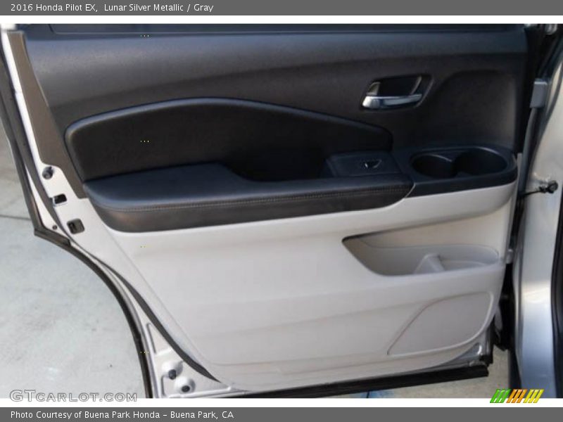 Lunar Silver Metallic / Gray 2016 Honda Pilot EX