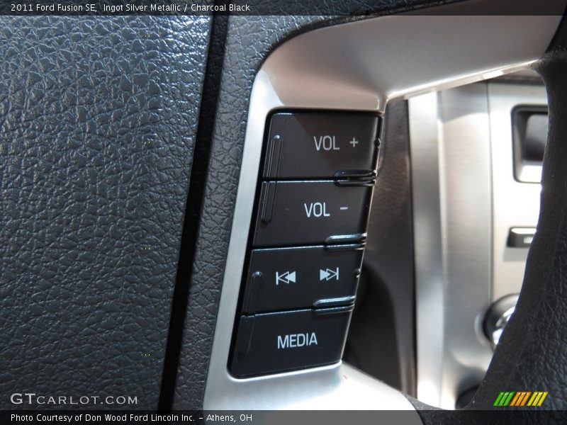 Ingot Silver Metallic / Charcoal Black 2011 Ford Fusion SE