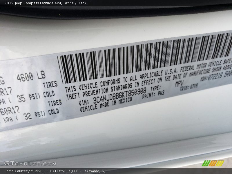 White / Black 2019 Jeep Compass Latitude 4x4