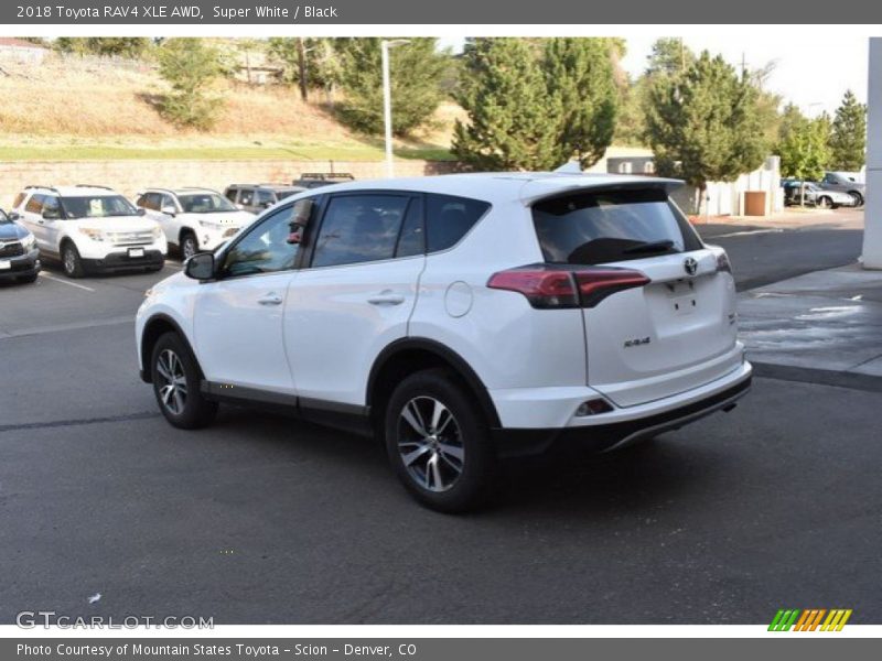 Super White / Black 2018 Toyota RAV4 XLE AWD