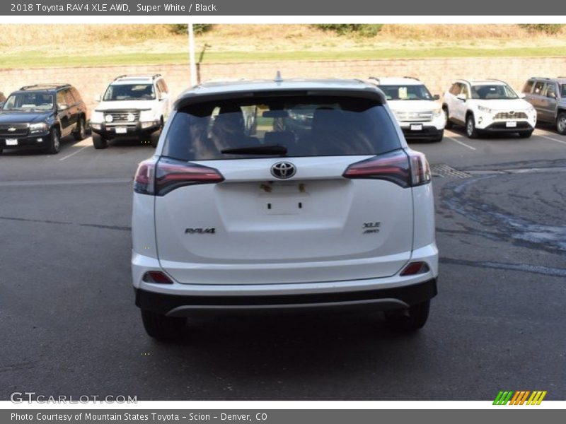 Super White / Black 2018 Toyota RAV4 XLE AWD